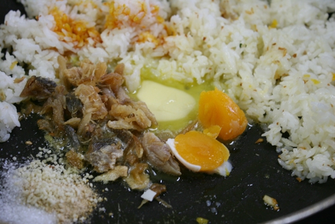 Cách làm món cơm chiên cá mặn